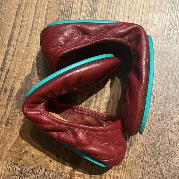 Burgundy Leather Tieks 9 - Picture 2 of 7